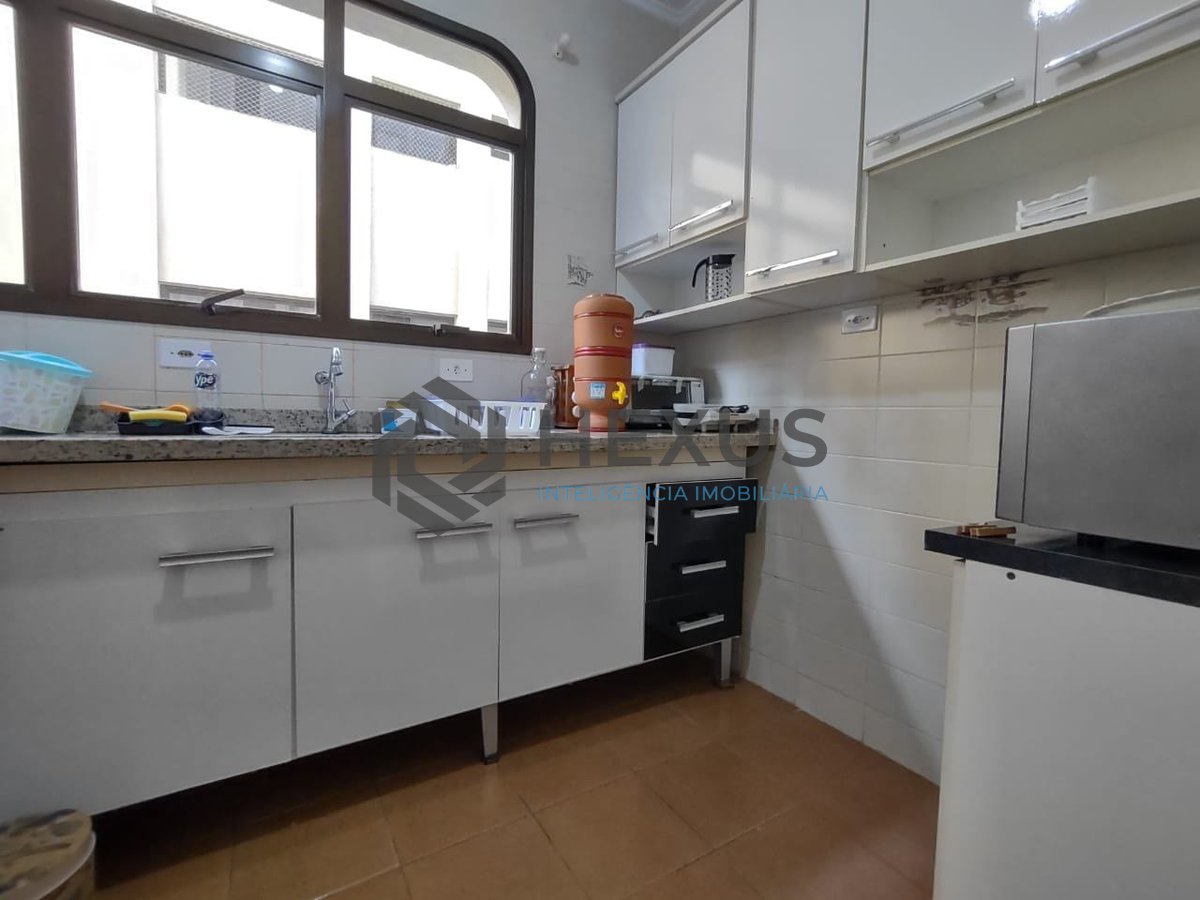 Foto 18 de Apartamento com varanda na região da Brunella na Praia da Enseada, Guaruja