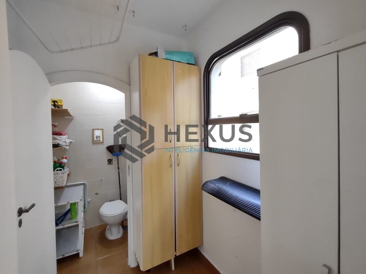 Foto 19 de Apartamento com varanda na região da Brunella na Praia da Enseada, Guaruja