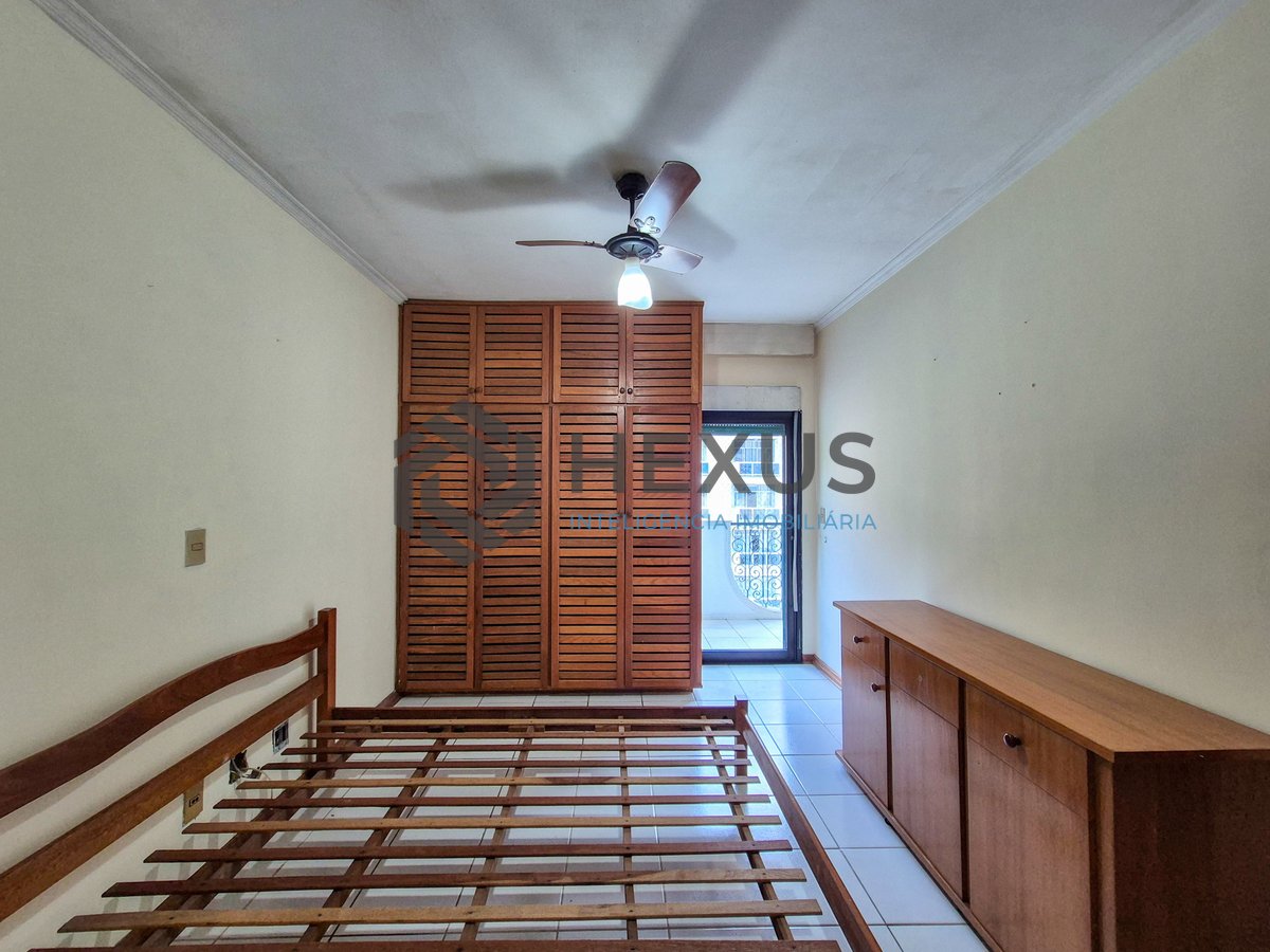 Foto 17 de Apartamento com varanda e lazer na Praia das Pitangueiras, Guaruja