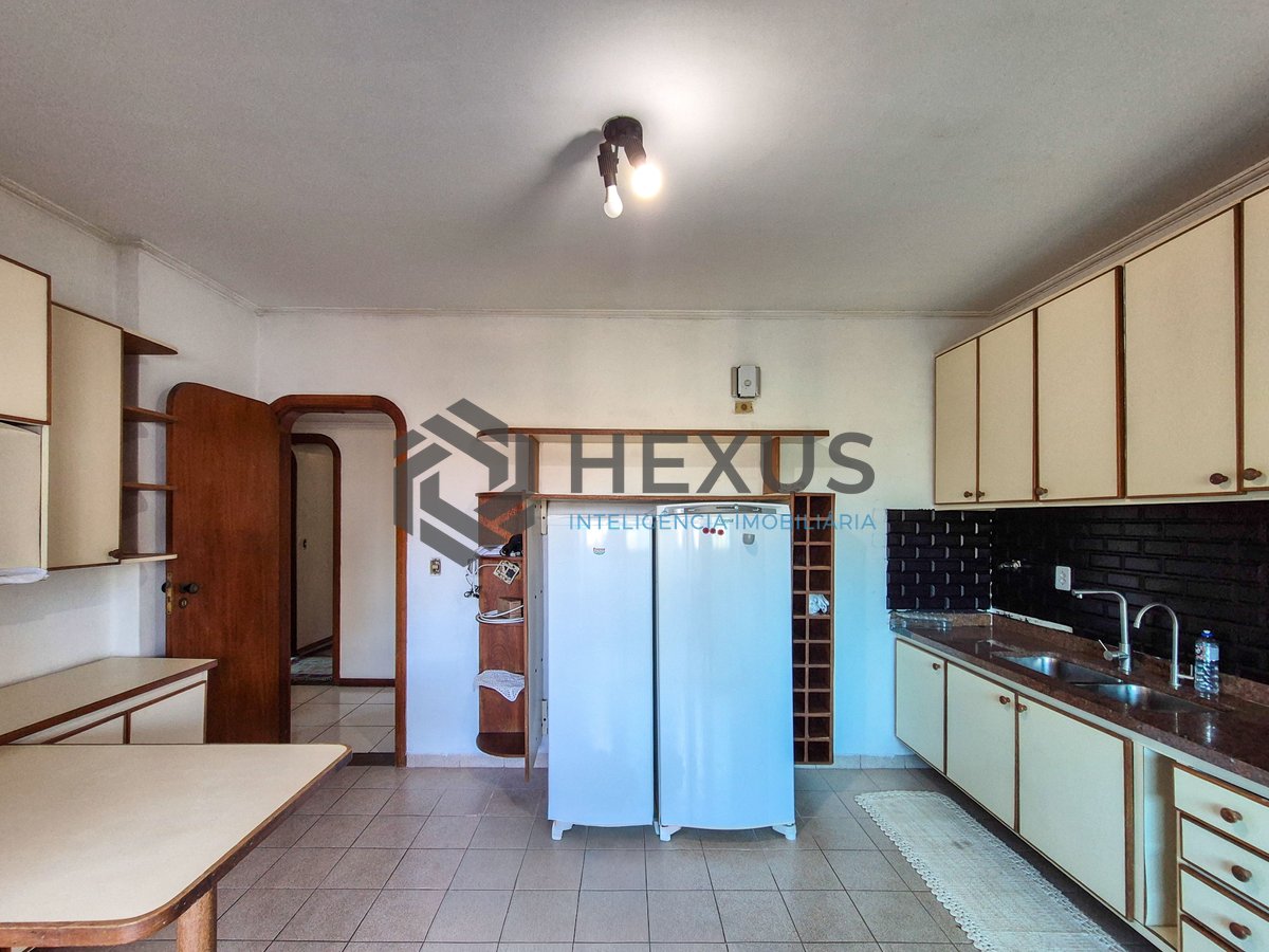 Foto 27 de Apartamento com varanda e lazer na Praia das Pitangueiras, Guaruja
