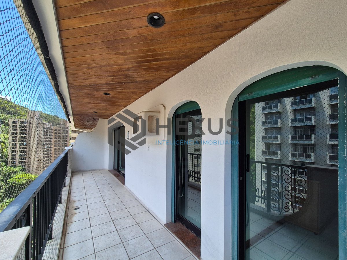 Foto 4 de Apartamento com varanda e lazer na Praia das Pitangueiras, Guaruja