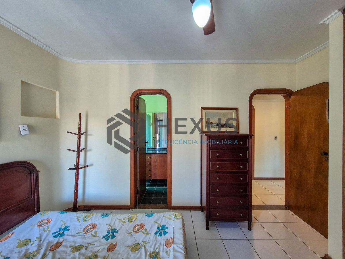 Foto 8 de Apartamento com varanda e lazer na Praia das Pitangueiras, Guaruja