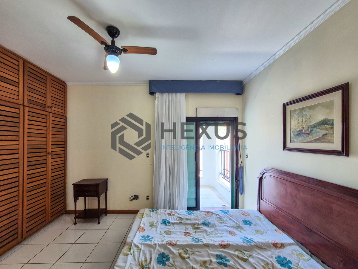 Foto 10 de Apartamento com varanda e lazer na Praia das Pitangueiras, Guaruja