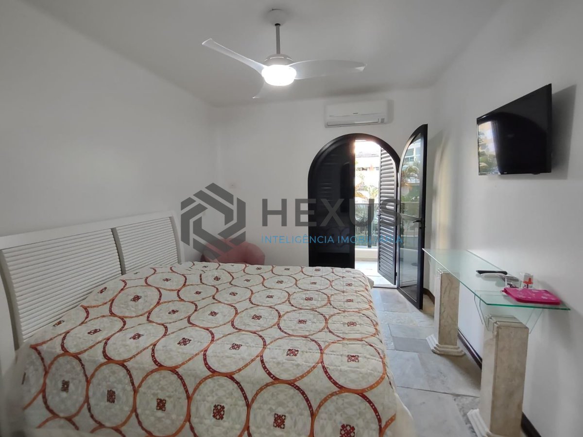 Foto 12 de Apartamento com varanda e lazer na Praia da Enseada, Guaruja