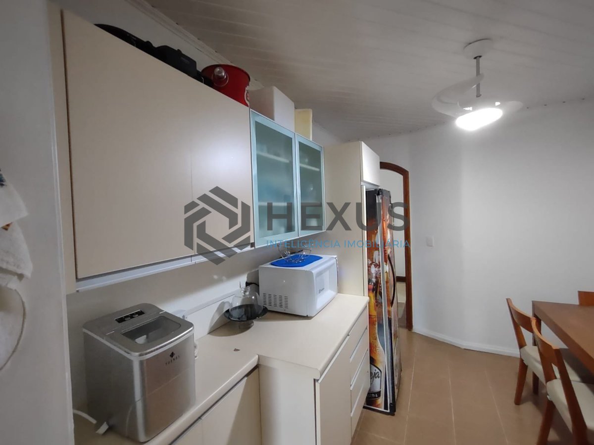 Foto 20 de Apartamento com varanda e lazer na Praia da Enseada, Guaruja