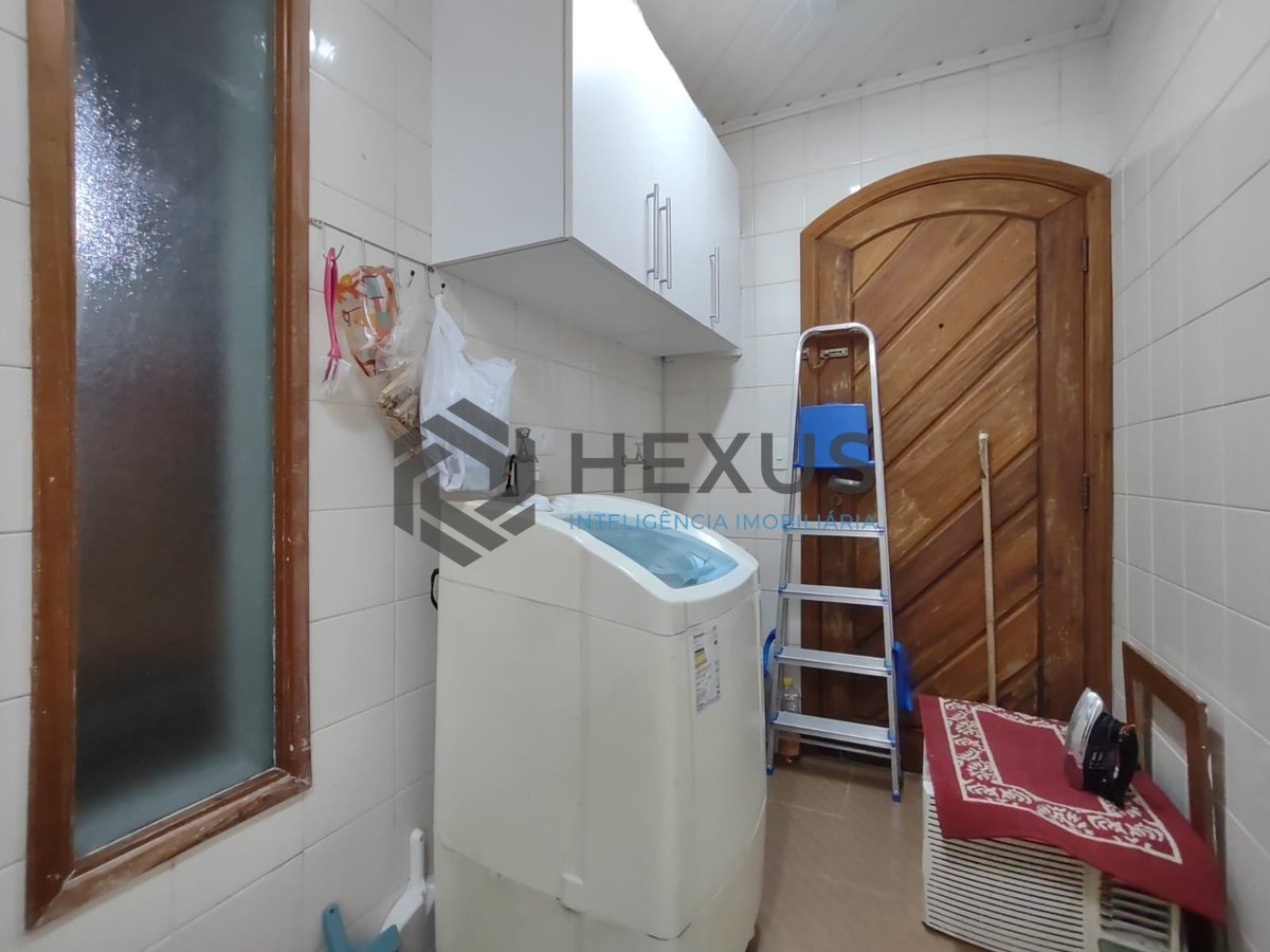 Foto 23 de Apartamento com varanda e lazer na Praia da Enseada, Guaruja