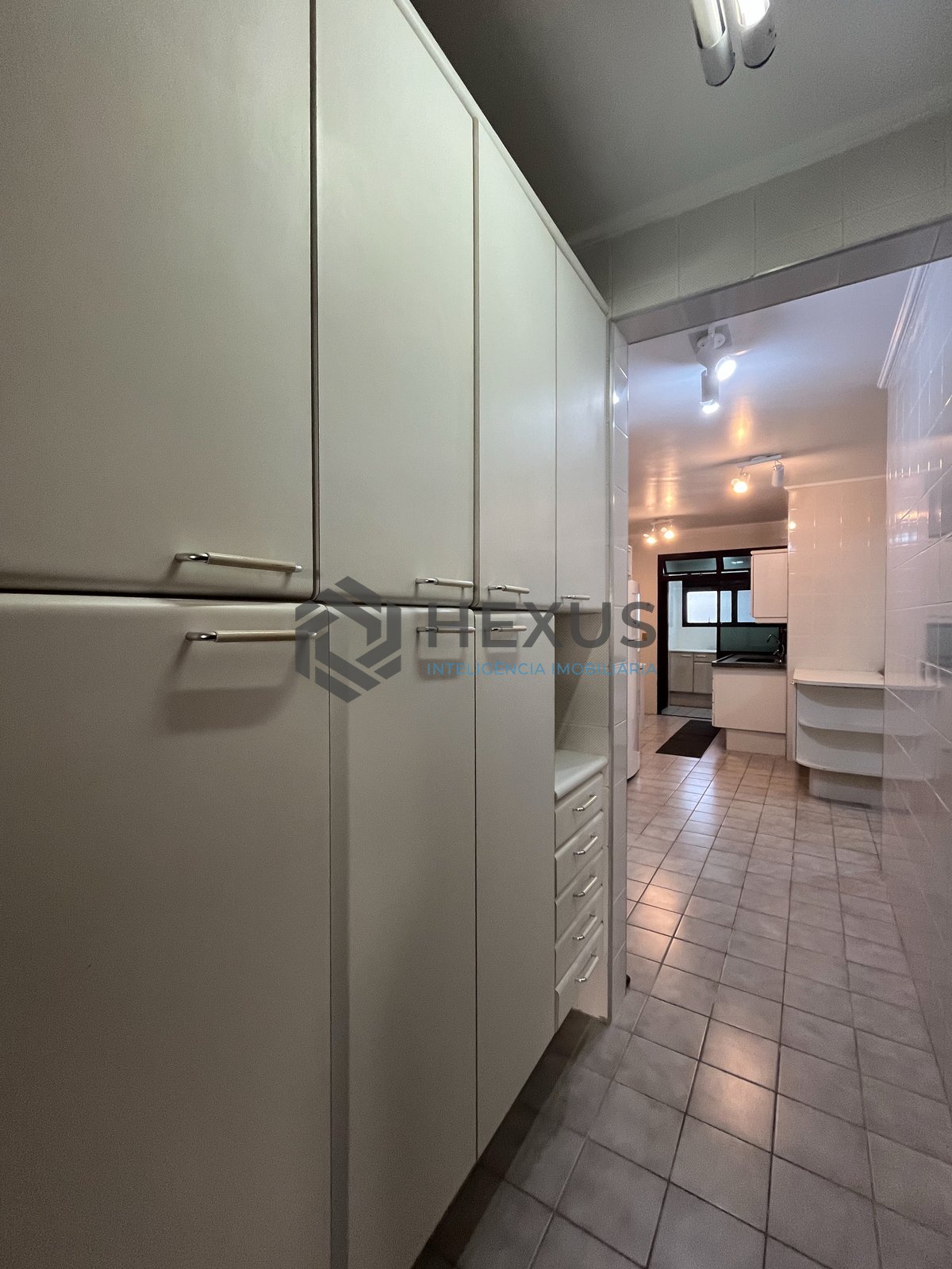 Foto 23 de Apartamento com varanda gourmet e lazer na região da Barra Funda na Praia das Pitangueiras, Guaruja