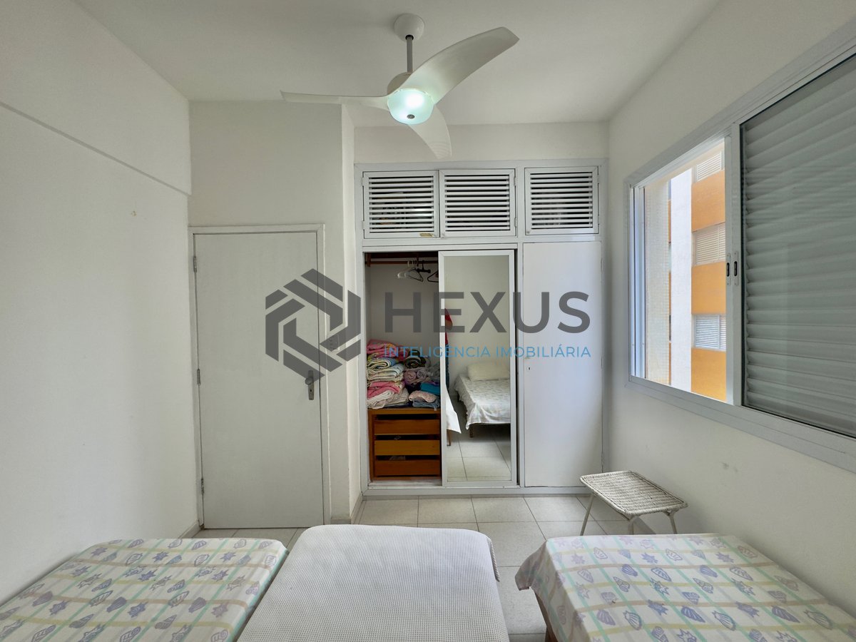 Foto 12 de Apartamento com varanda e vista mar na beira mar da Praia das Pitangueiras, Guaruja