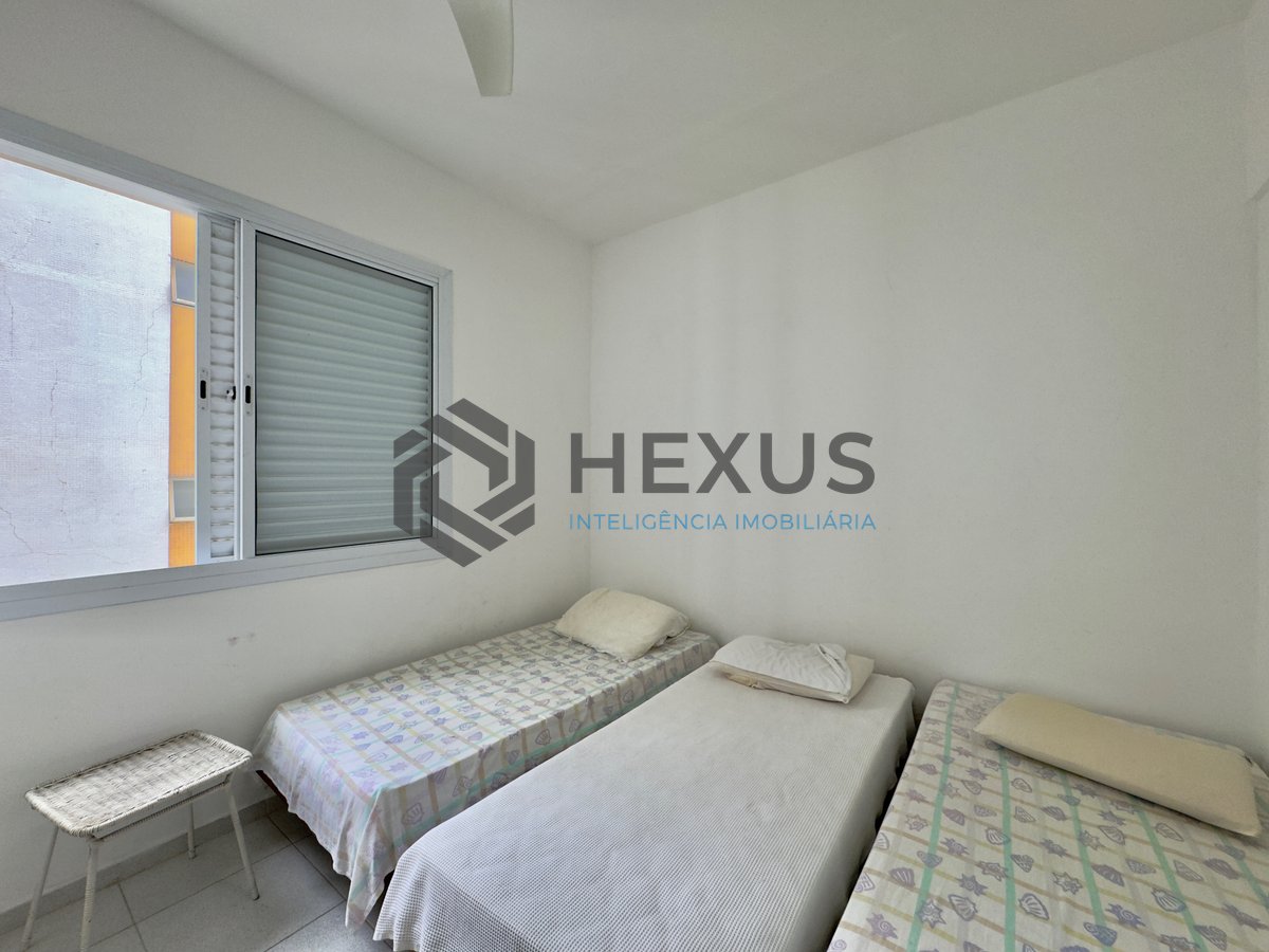 Foto 14 de Apartamento com varanda e vista mar na beira mar da Praia das Pitangueiras, Guaruja