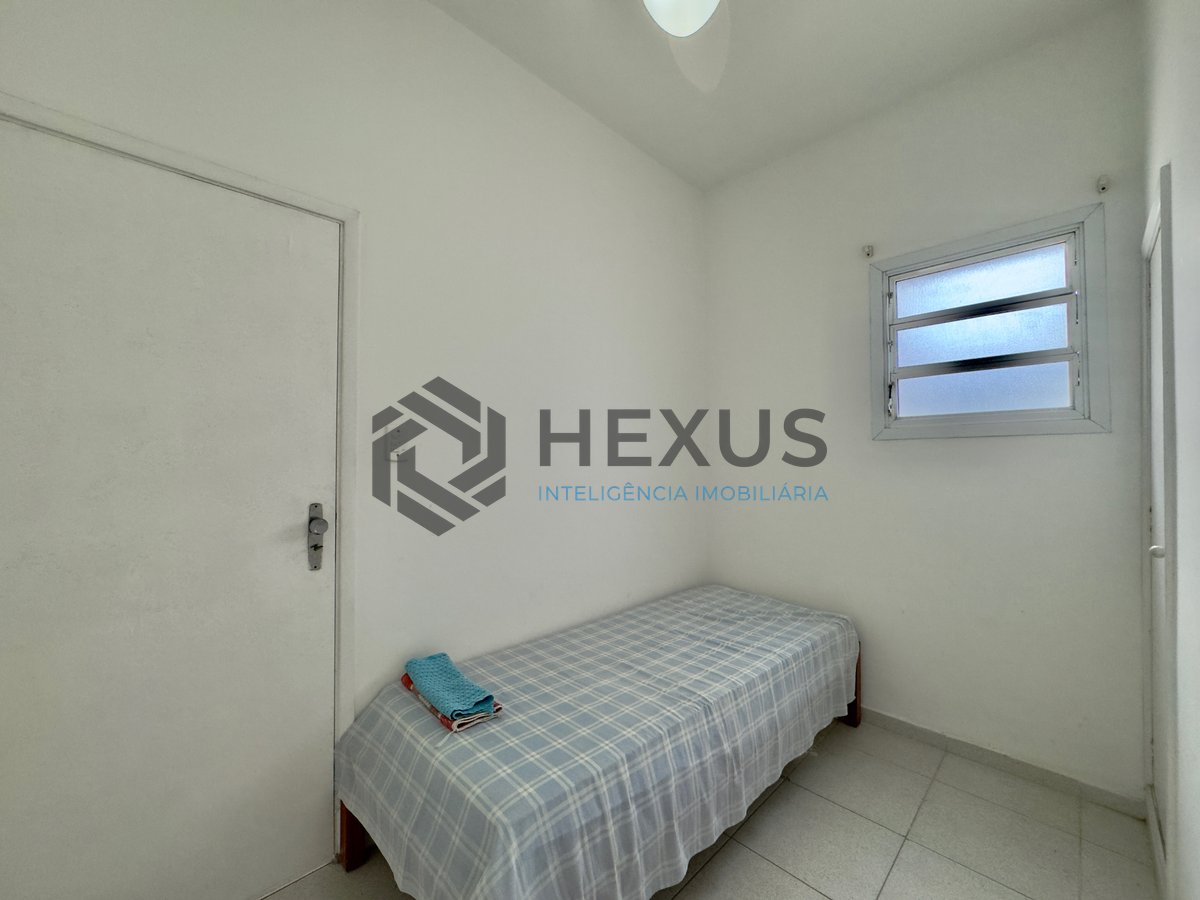 Foto 17 de Apartamento com varanda e vista mar na beira mar da Praia das Pitangueiras, Guaruja