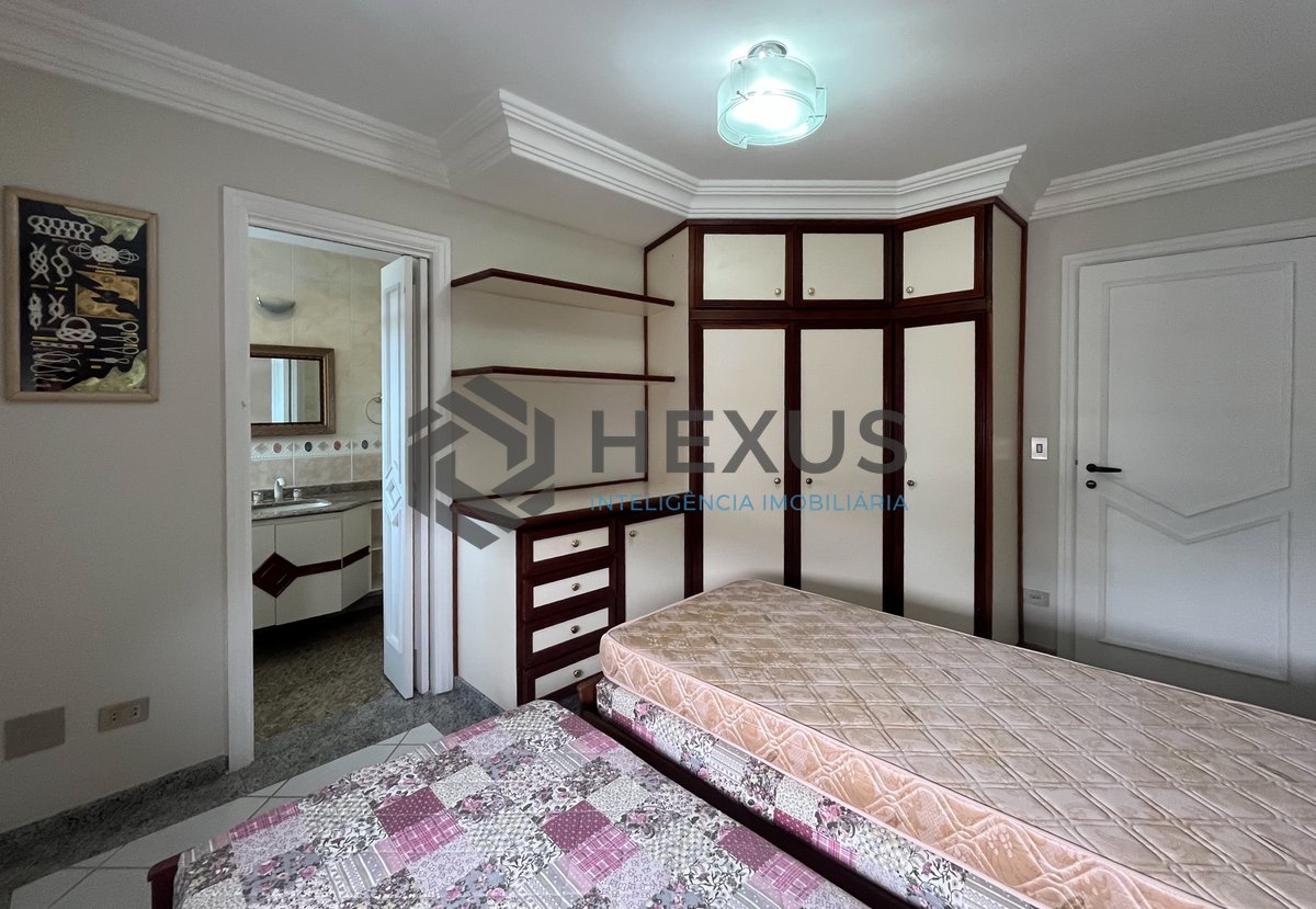 Foto 19 de Apartamento com varanda vista mar e lazer na beira mar da Praia da Enseada, Guaruja