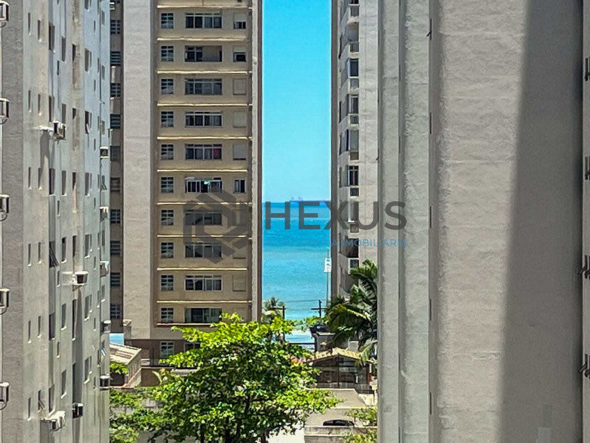 Foto 2 de Apartamento com varanda vista mar na Praia das Pitangueiras, Guaruja
