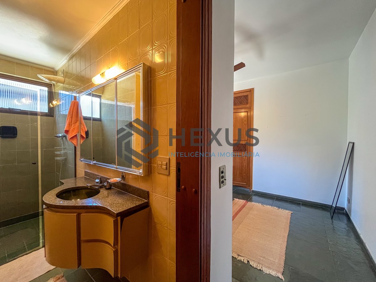 Foto 18 de Apartamento com varanda vista mar na Praia das Pitangueiras, Guaruja