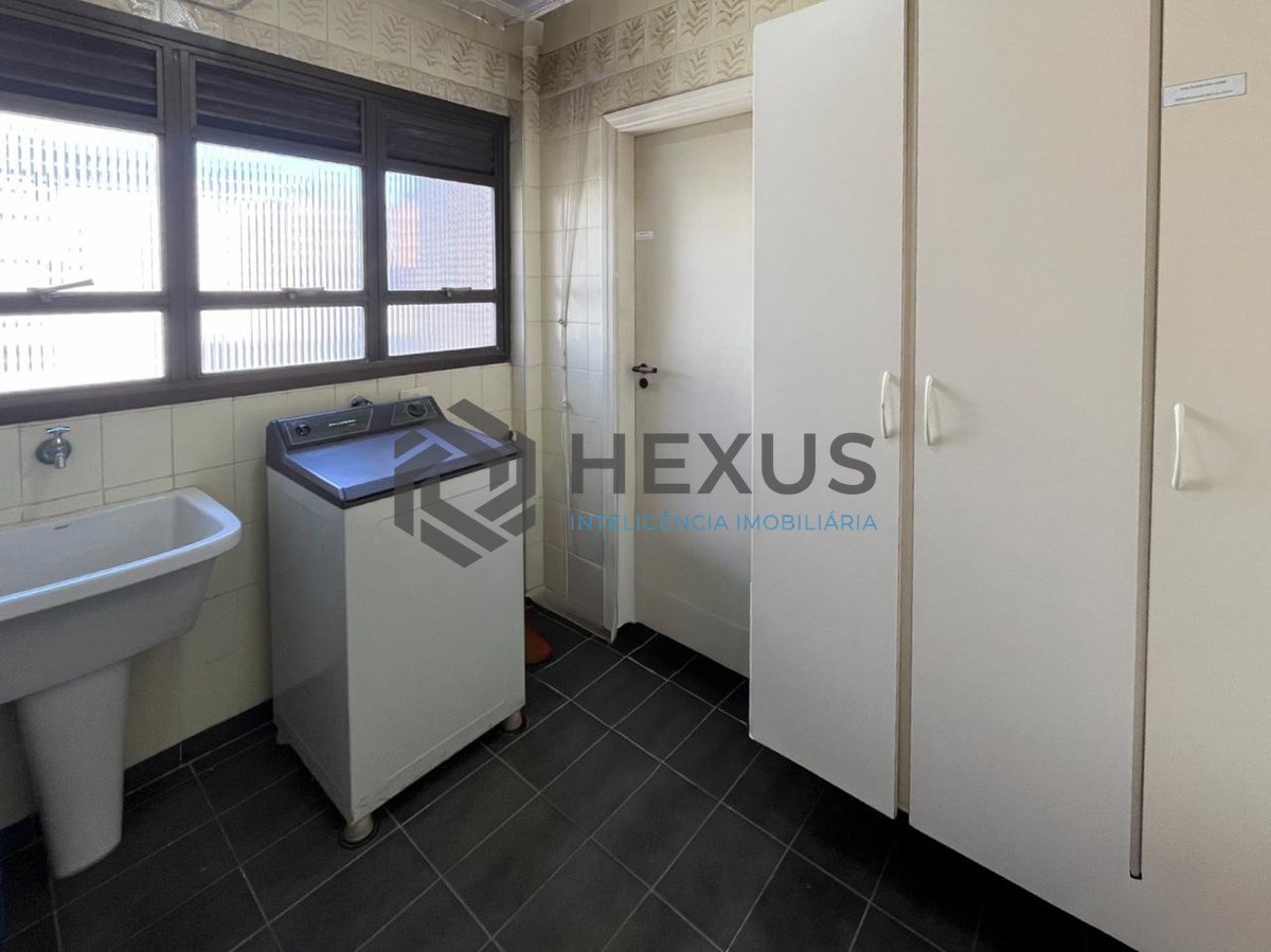Foto 28 de Apartamento com varanda na Praia das Pitangueiras, Guaruja
