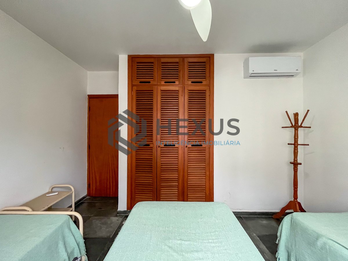 Foto 11 de Apartamento com varanda na Praia das Pitangueiras, Guaruja