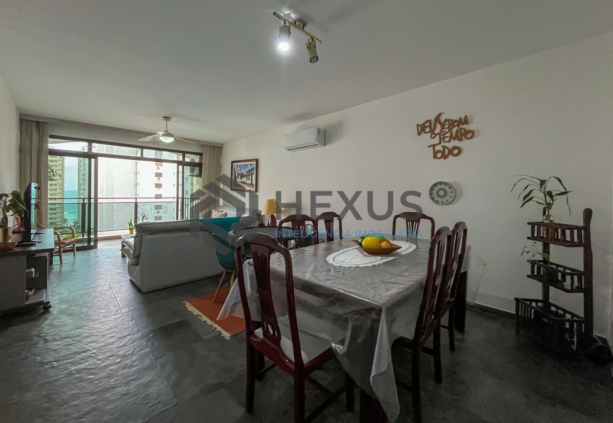 Foto 3 de Apartamento com varanda na Praia das Pitangueiras, Guaruja