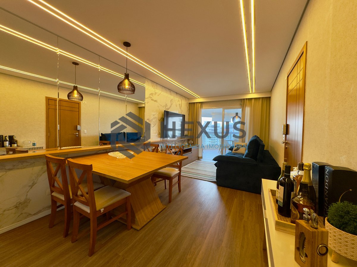 Foto 2 de Apartamento reformado com varanda gourmet e lazer a 2 quadras da Praia das Pitangueiras, Guarujá