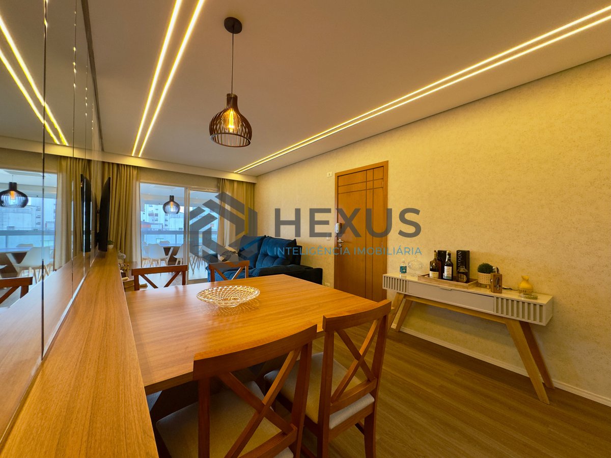 Foto 18 de Apartamento reformado com varanda gourmet e lazer a 2 quadras da Praia das Pitangueiras, Guarujá
