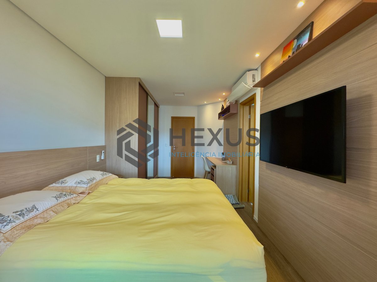 Foto 21 de Apartamento reformado com varanda gourmet e lazer a 2 quadras da Praia das Pitangueiras, Guarujá
