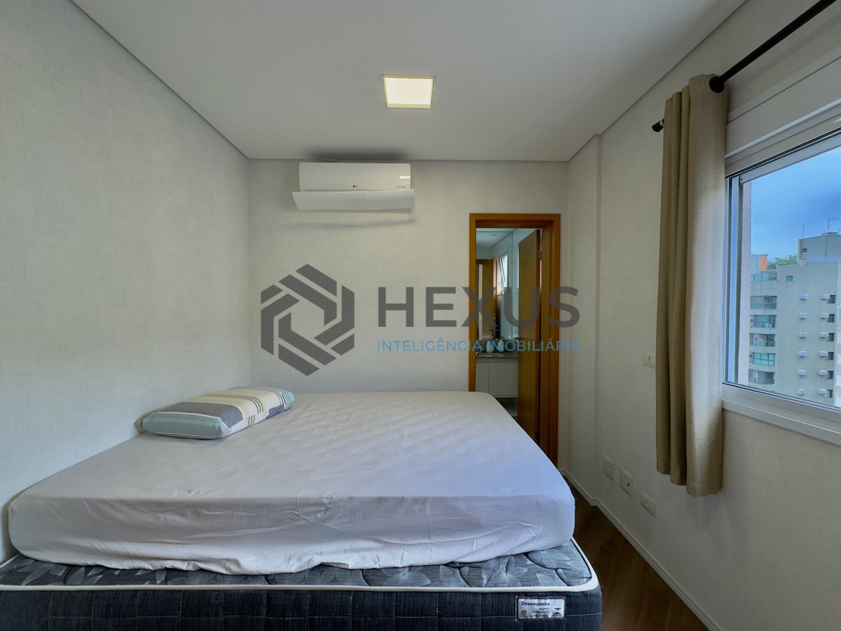 Foto 32 de Apartamento reformado com varanda gourmet e lazer a 2 quadras da Praia das Pitangueiras, Guarujá