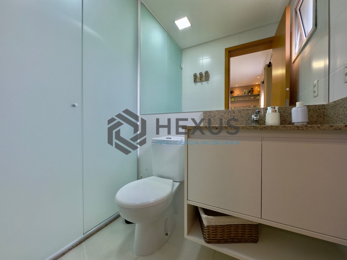 Foto 36 de Apartamento reformado com varanda gourmet e lazer a 2 quadras da Praia das Pitangueiras, Guarujá