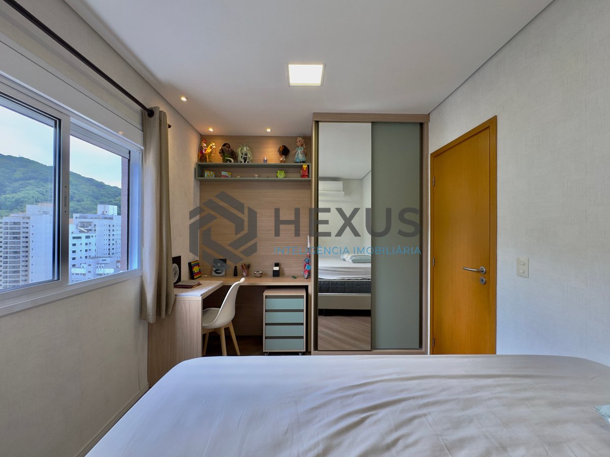 Foto 37 de Apartamento reformado com varanda gourmet e lazer a 2 quadras da Praia das Pitangueiras, Guarujá