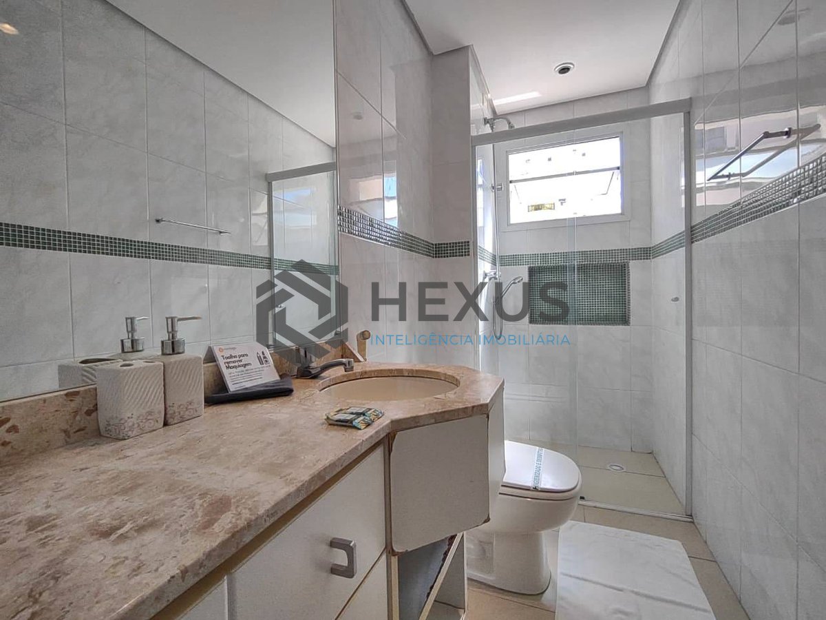 Foto 15 de Apartamento com varanda gourmet e lazer na Praia da Enseada, Guaruja