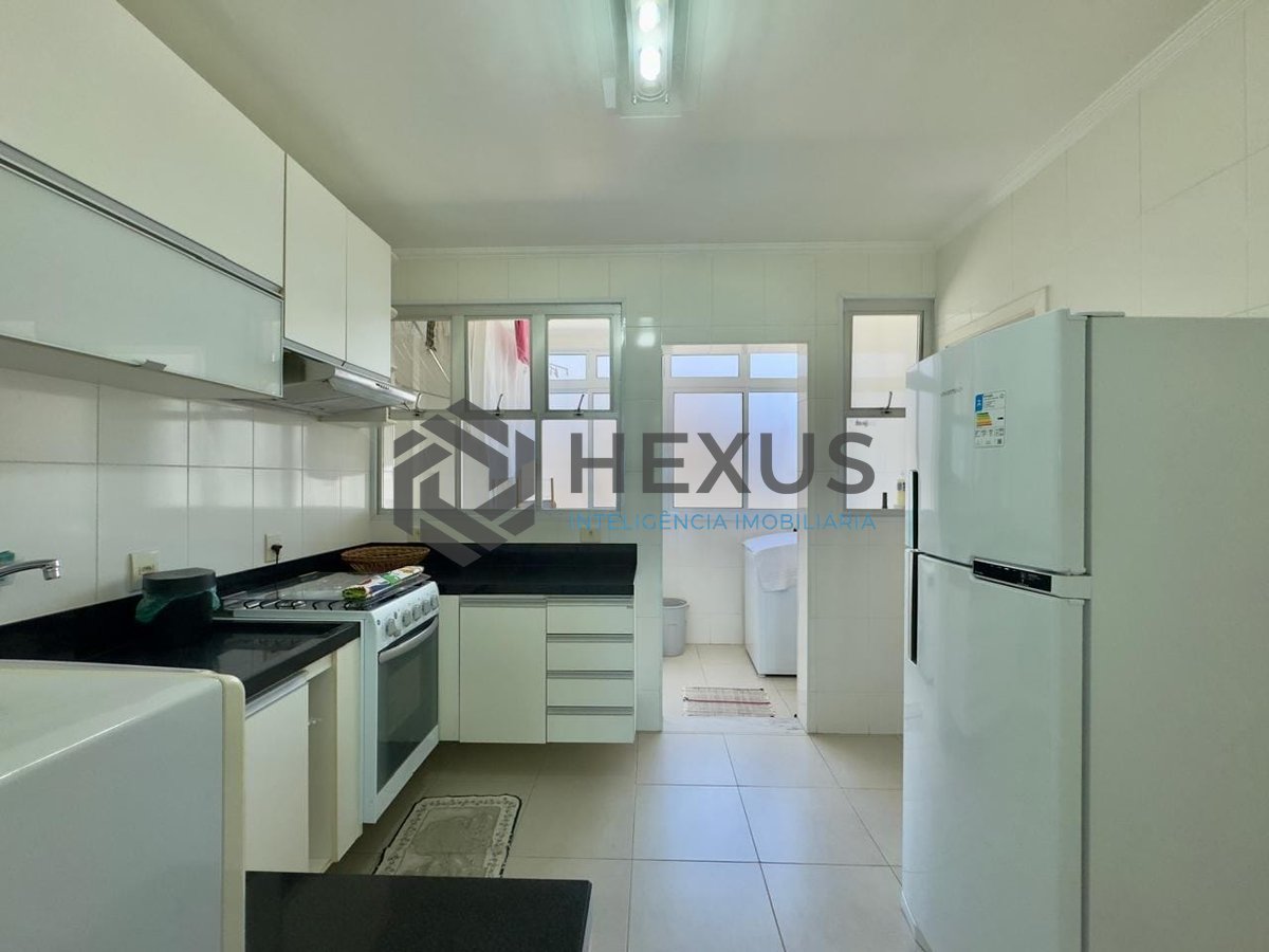 Foto 35 de Apartamento reformado frente mar com varanda na Praia das Asturias, Guaruja