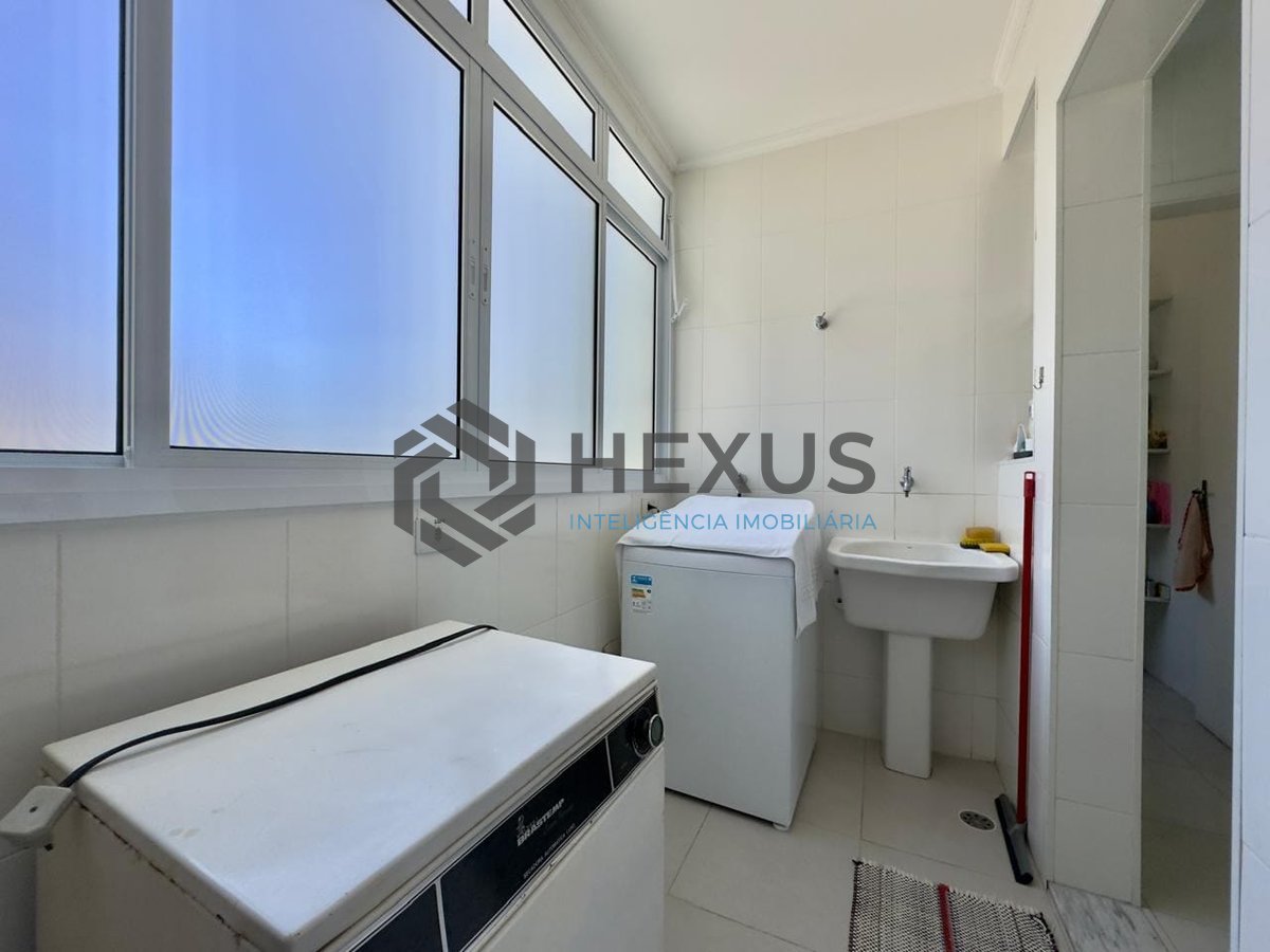 Foto 38 de Apartamento reformado frente mar com varanda na Praia das Asturias, Guaruja