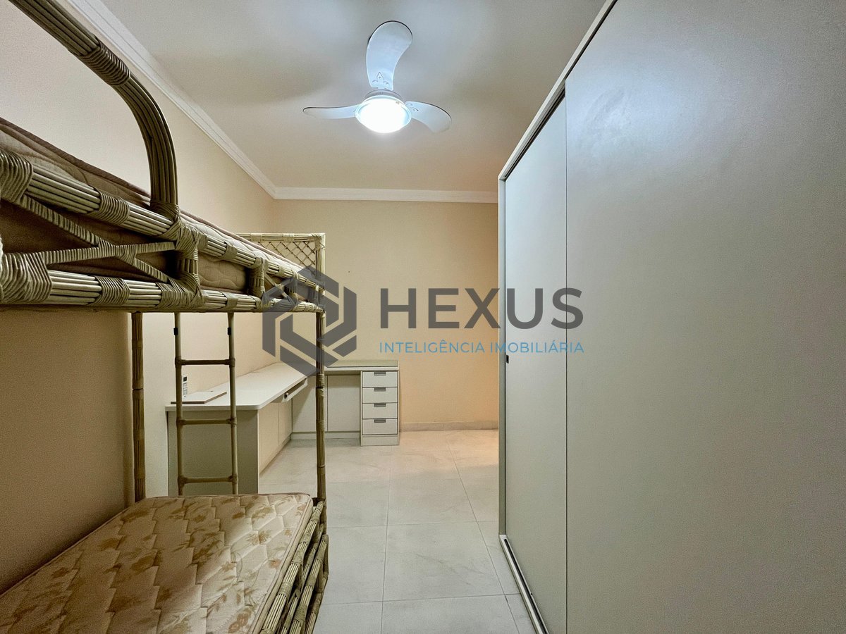 Foto 16 de Apartamento com varanda e despesas baixas na Praia das Pitangueiras, Guaruja