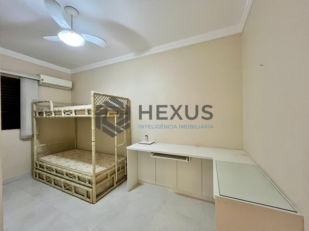 Foto 17 de Apartamento com varanda e despesas baixas na Praia das Pitangueiras, Guaruja