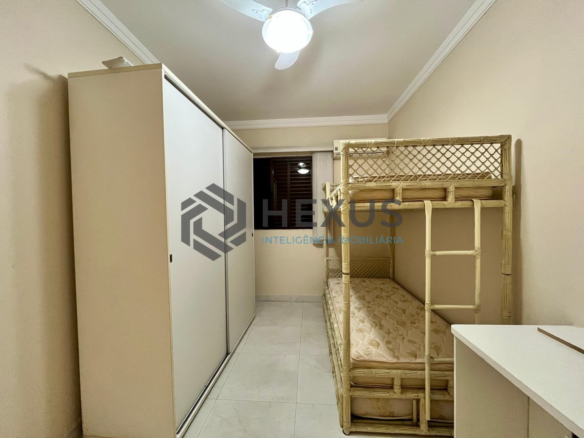 Foto 18 de Apartamento com varanda e despesas baixas na Praia das Pitangueiras, Guaruja