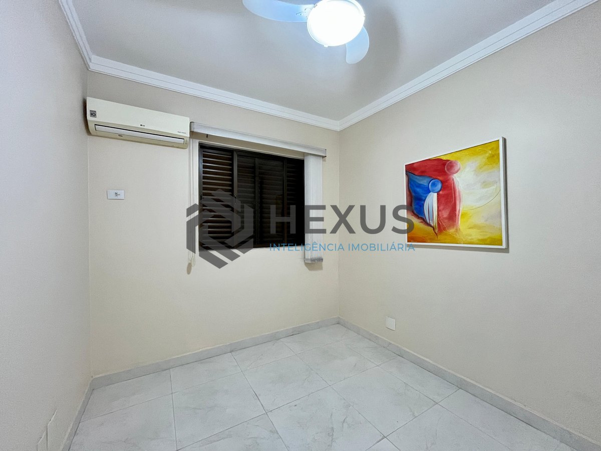 Foto 20 de Apartamento com varanda e despesas baixas na Praia das Pitangueiras, Guaruja