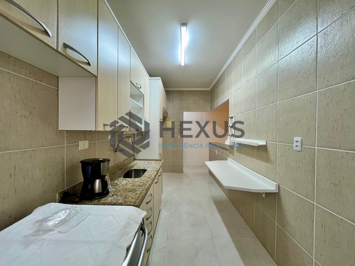 Foto 21 de Apartamento com varanda e despesas baixas na Praia das Pitangueiras, Guaruja