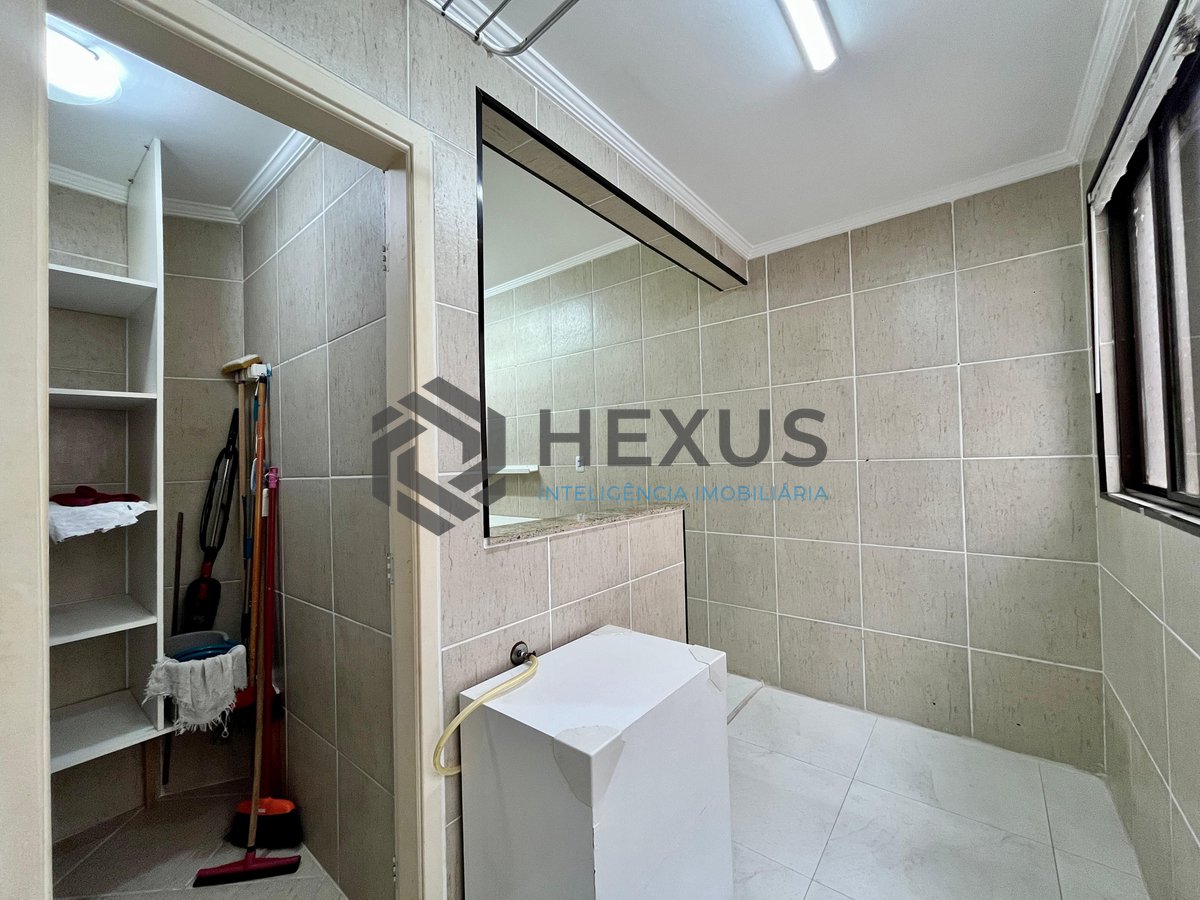 Foto 26 de Apartamento com varanda e despesas baixas na Praia das Pitangueiras, Guaruja