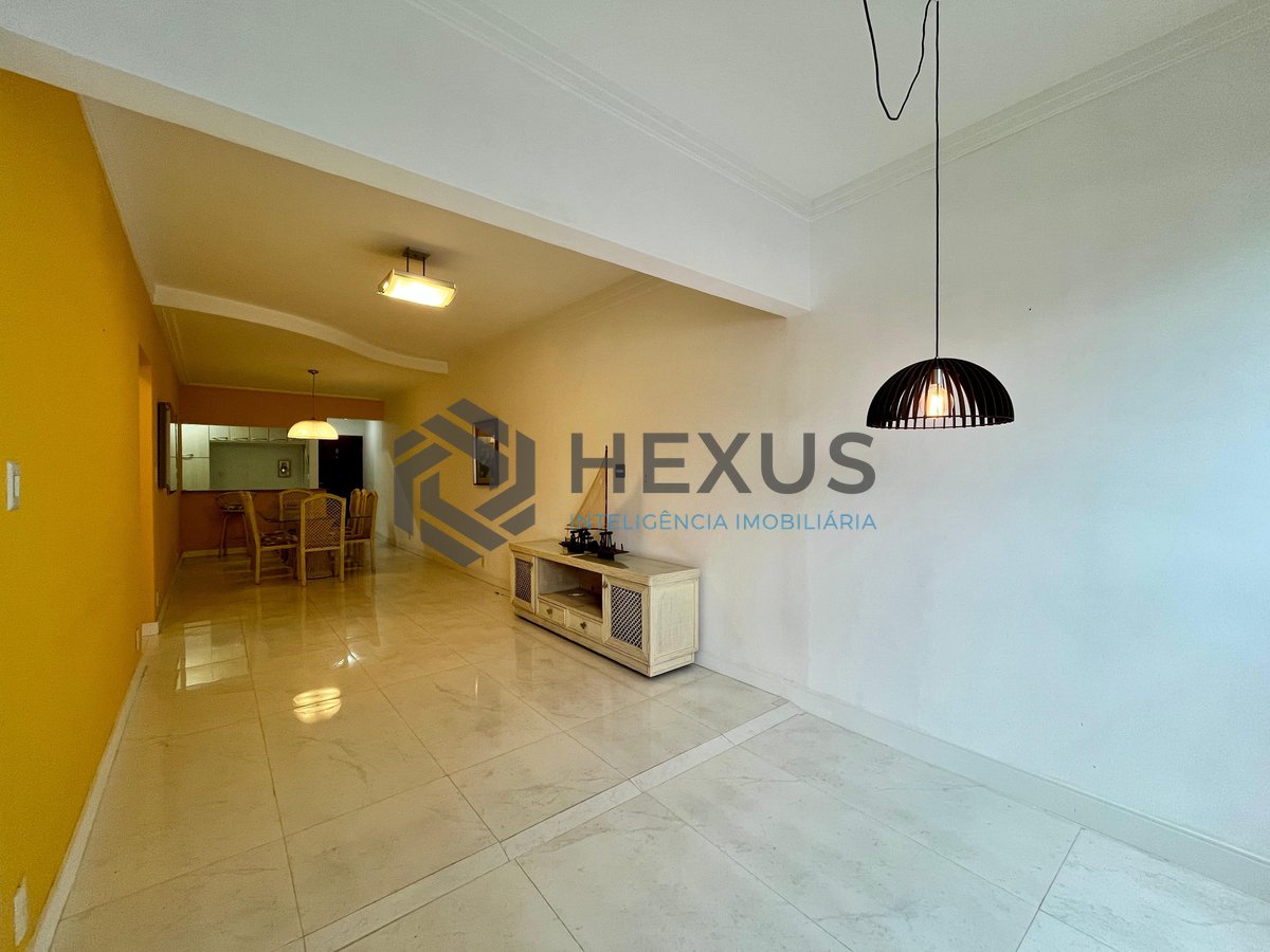 Foto 6 de Apartamento com varanda e despesas baixas na Praia das Pitangueiras, Guaruja