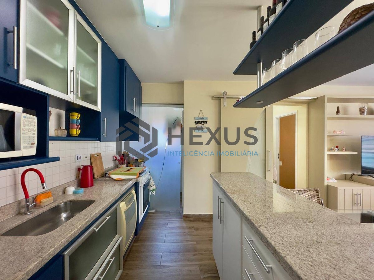 Foto 13 de Apartamento com varanda lazer e vista mar na beira mar da Praia das Asturias, Guaruja