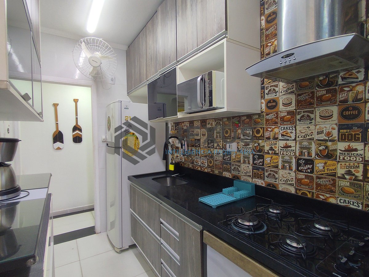 Foto 22 de Apartamento reformado com varanda e lazer na Praia das Astúrias, Guarujá