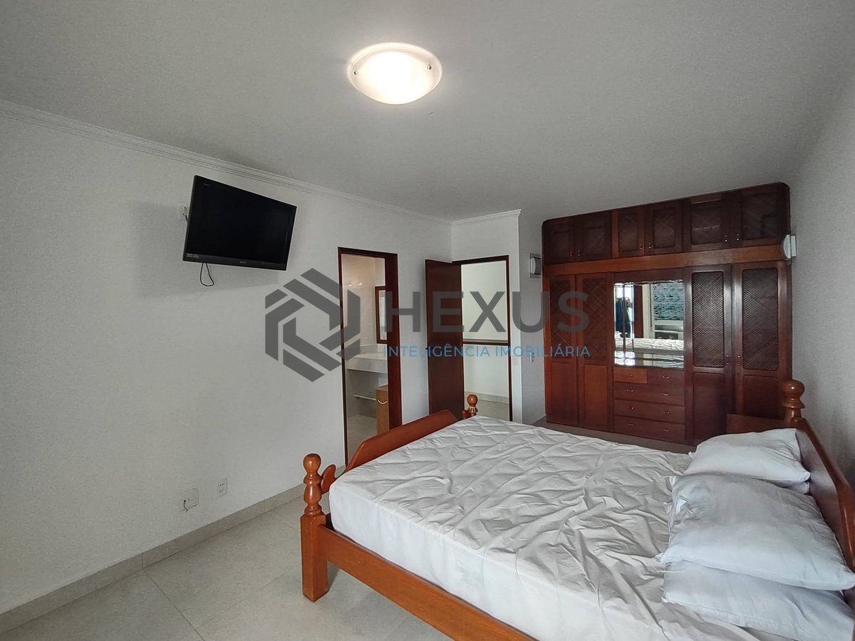 Foto 14 de Apartamento frente mar com varanda e lazer na região do Tortugas na Praia da Enseada, Guaruja