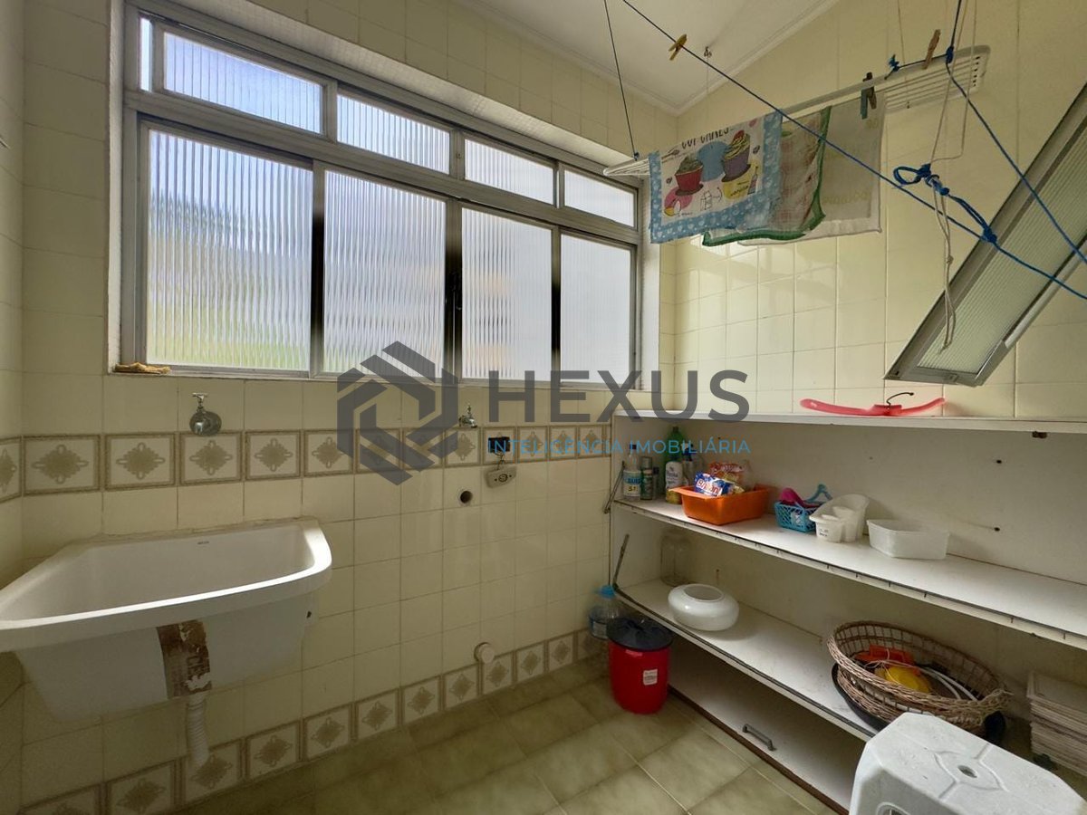 Foto 18 de Apartamento frente mar com varanda e lazer na Praia das Asturias, Guaruja