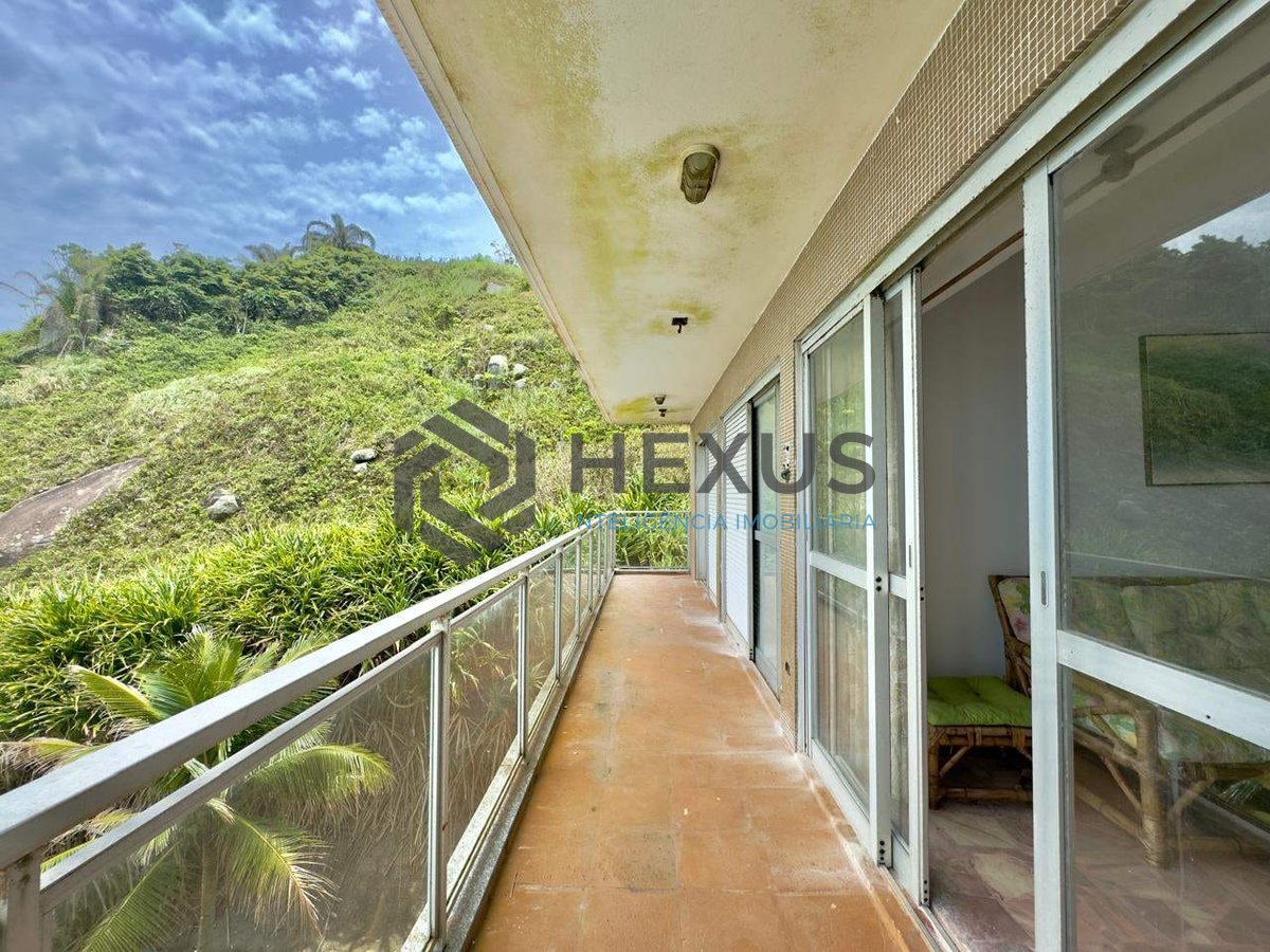 Foto 4 de Apartamento frente mar com varanda e lazer na Praia das Asturias, Guaruja