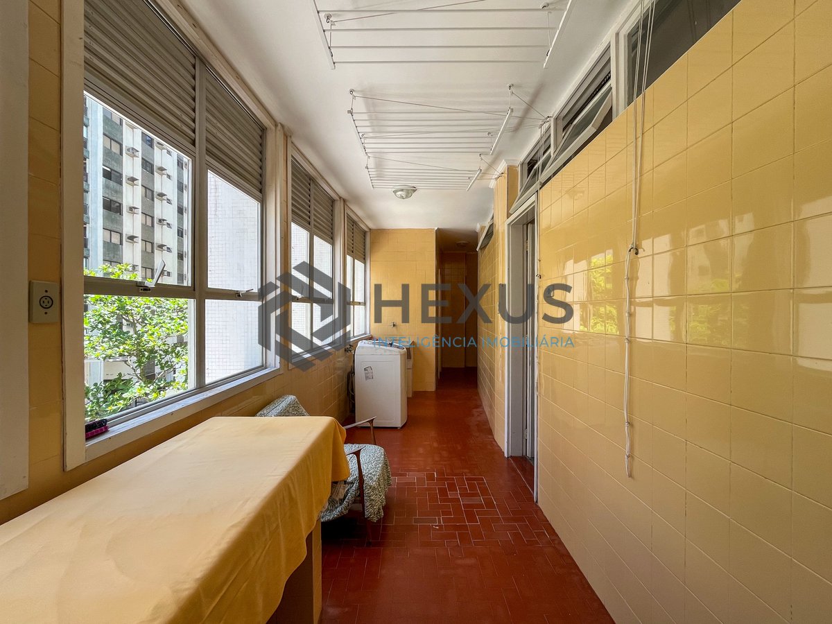 Foto 36 de Apartamento reformado frente mar na Praia das Pitangueiras, Guaruja