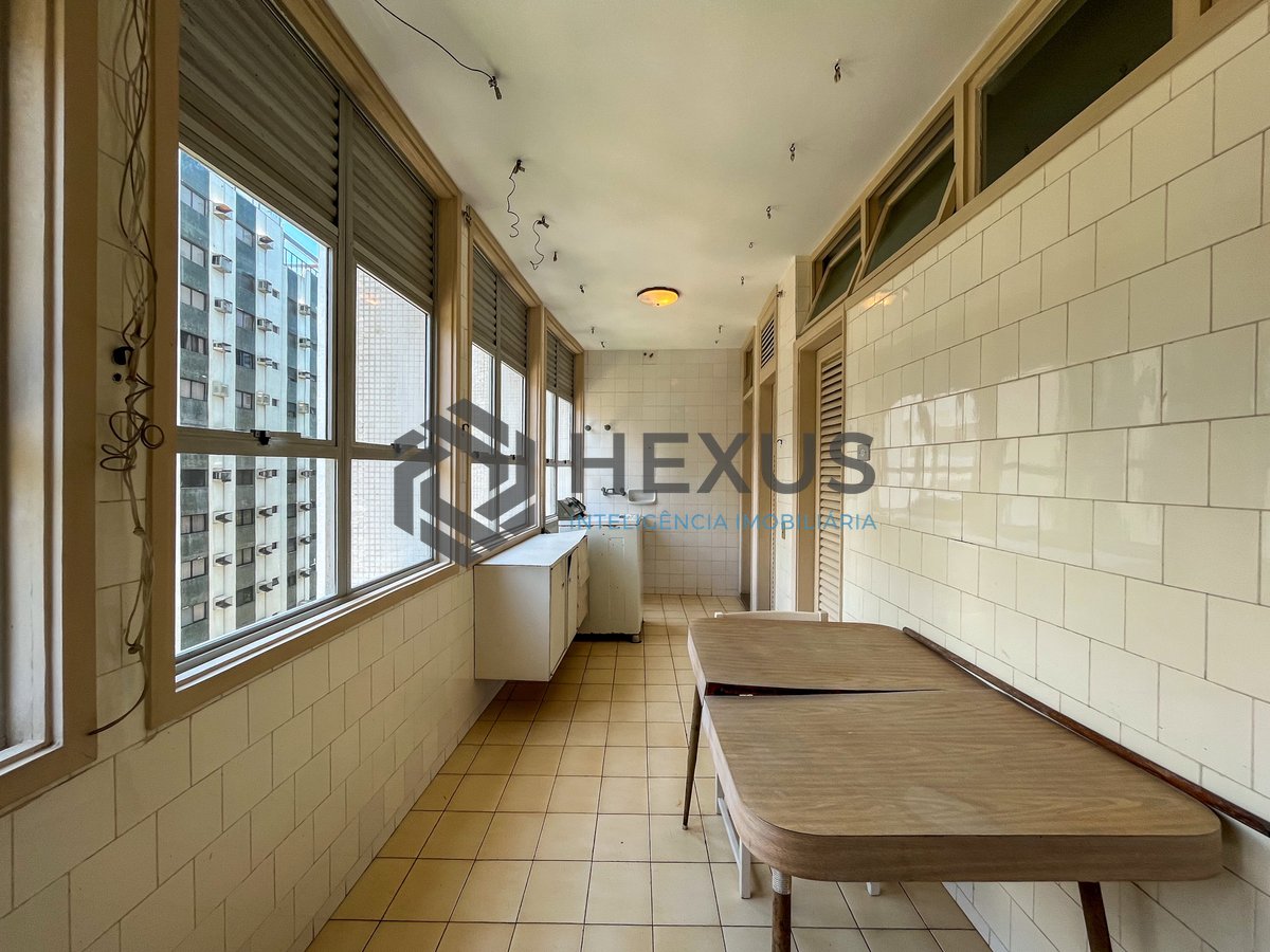 Foto 40 de Apartamento frente mar na Praia das Pitangueiras, Guaruja
