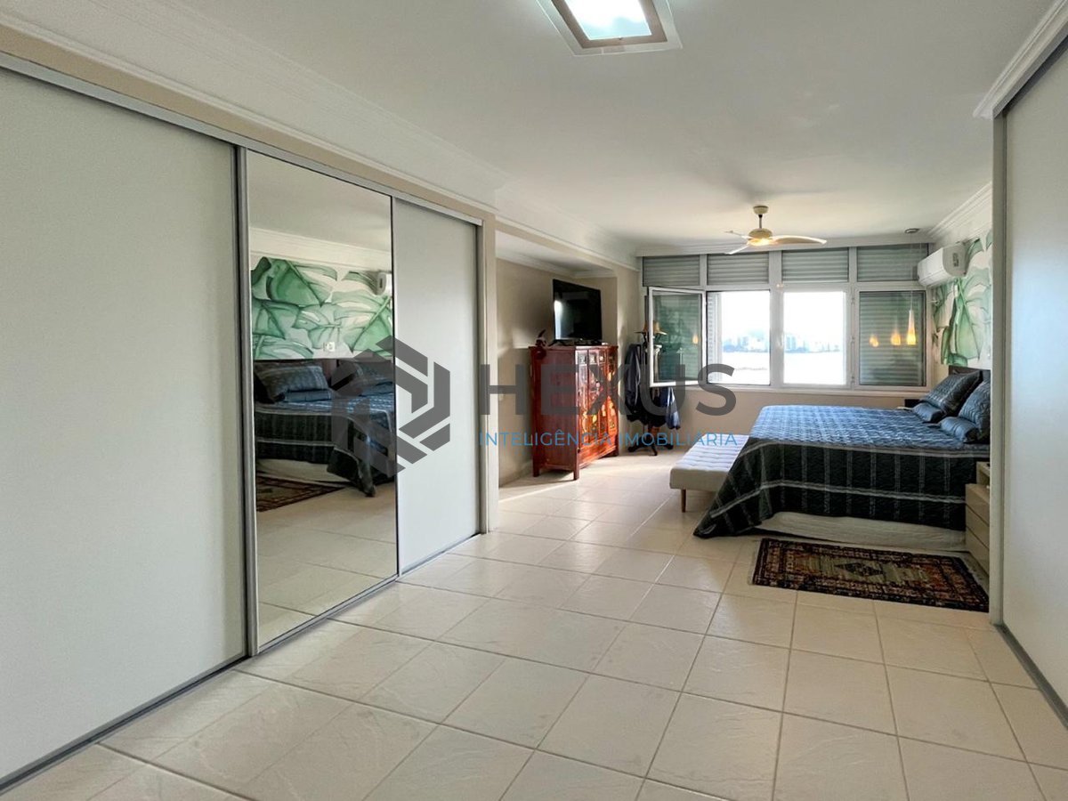Foto 17 de Apartamento reformado frente mar na Praia das Pitangueiras, Guaruja