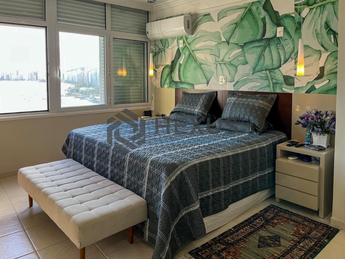 Foto 19 de Apartamento reformado frente mar na Praia das Pitangueiras, Guaruja