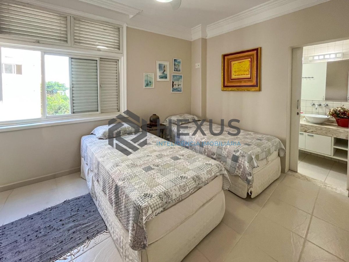Foto 28 de Apartamento reformado frente mar na Praia das Pitangueiras, Guaruja