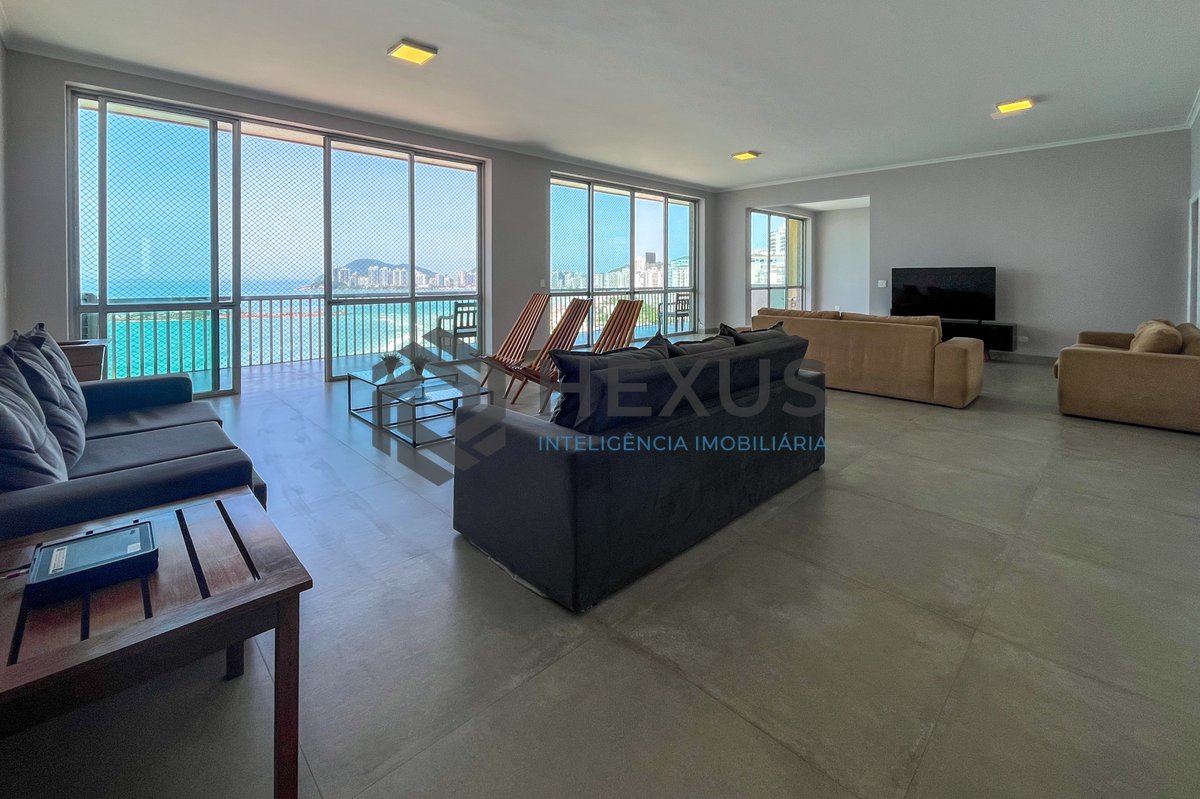 Foto 2 de Apartamento frente mar com varanda na Praia das Pitangueiras, Guaruja