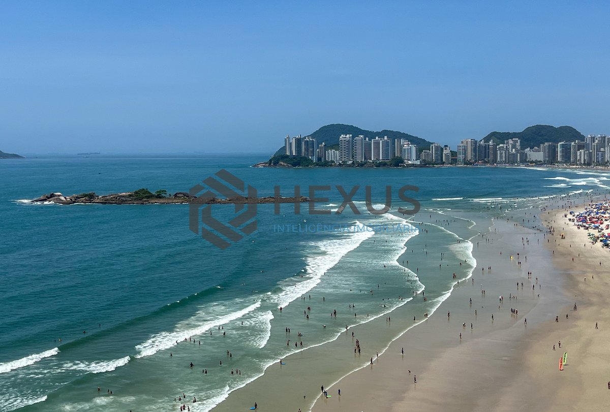 Foto 16 de Apartamento frente mar com varanda na Praia das Pitangueiras, Guaruja
