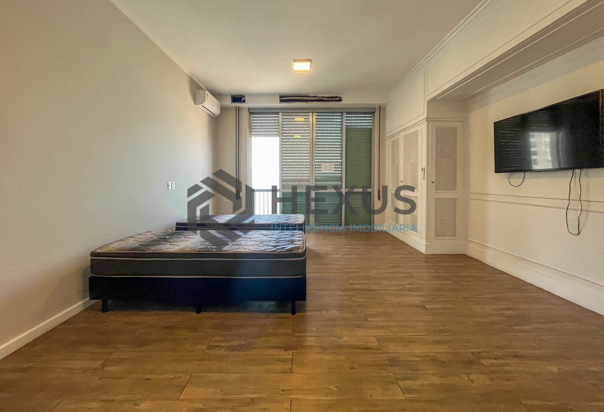 Foto 47 de Apartamento frente mar com varanda na Praia das Pitangueiras, Guaruja