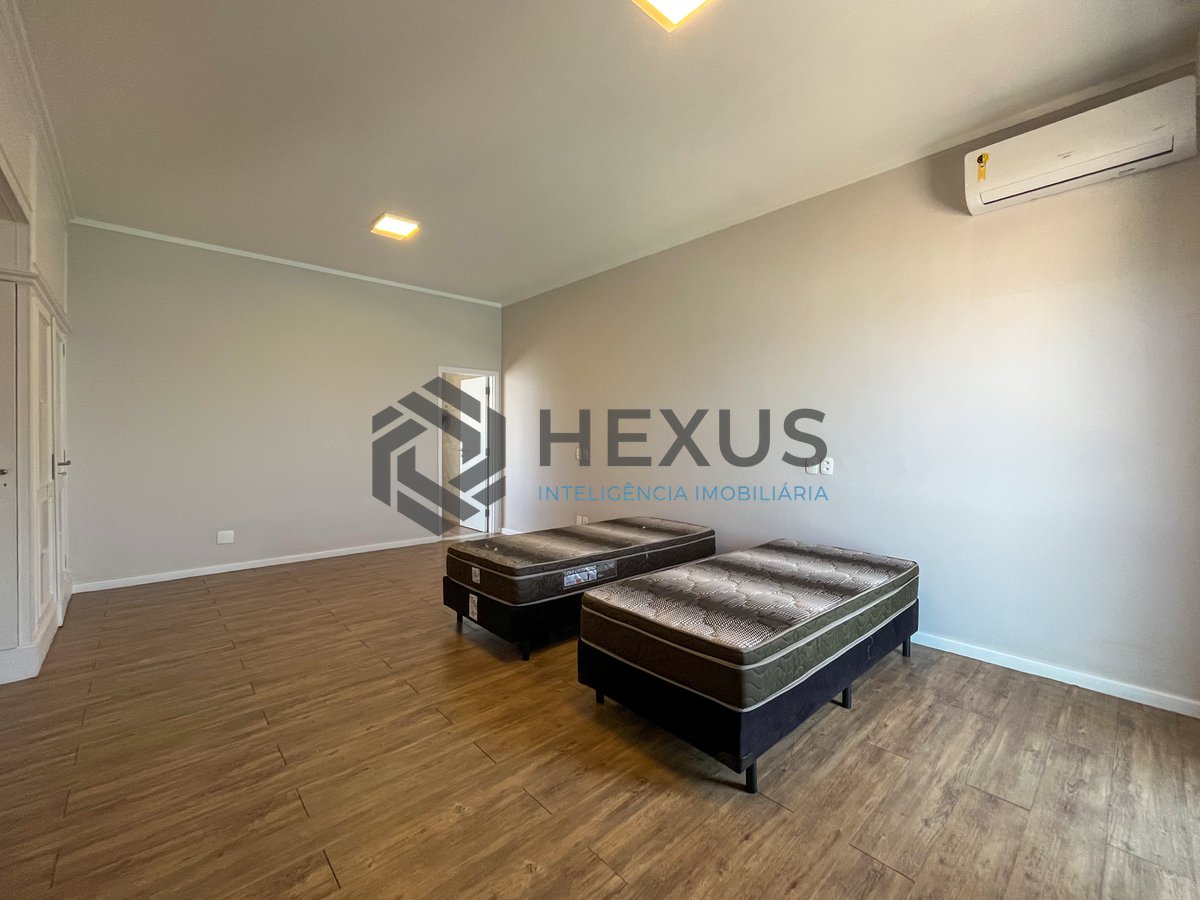 Foto 48 de Apartamento frente mar com varanda na Praia das Pitangueiras, Guaruja